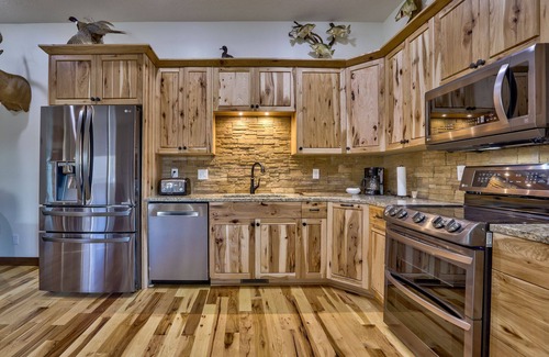 Niobrara Cabin | Kinsmen Lodge, Where You're Not Just A Guest You're Kin.