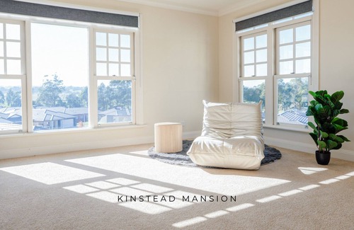 Warragul House | Kinstead Mansion - Modern escape for up to 21 guests 1 hour away from Melbourne!