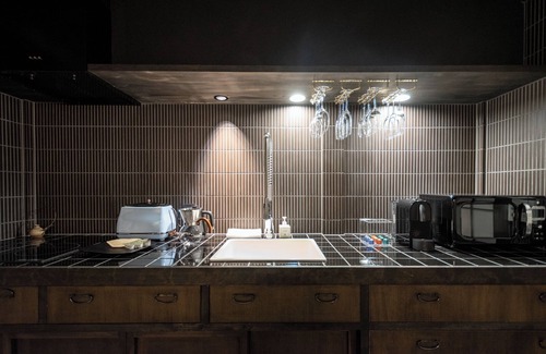Shijo House | KIRAKU KYOTO RINPA