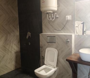 Balrampur Hotel | Kiran Cottage