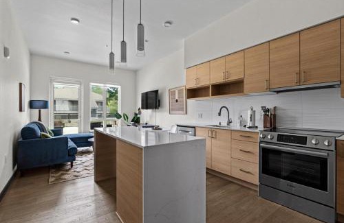 Totem Lake Apartment | Kirkland 1br w wd nr groceries shopping SEA-685