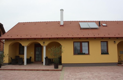 Rajka House | Kiserdő Vendégház