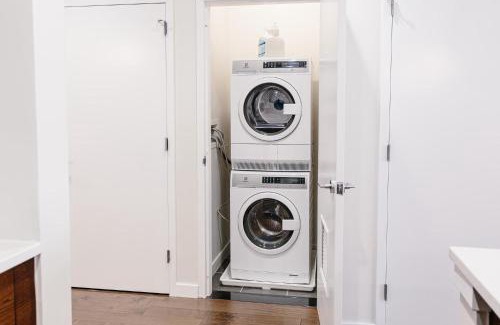 Central Business District Apartment | Kislak 203 Luxurious 1BR Steps from Everything