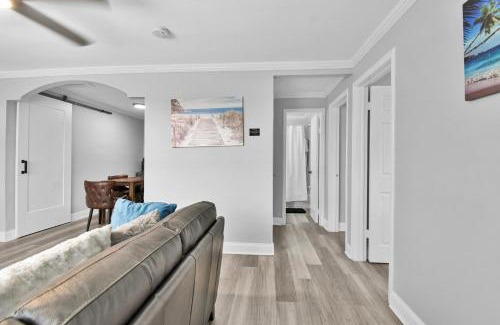 River Oaks Apartment | Kismet Haven
