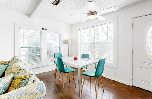 Laguna Beach House | Kissing Palms