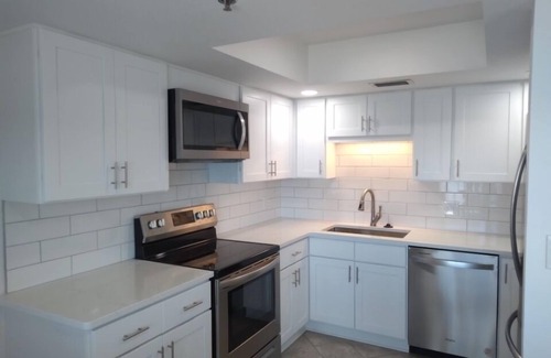 Orange Beach Condo | KITCHEN REMODELED, CEILINGS RETEXTURED, FRESH PAINT - JULY 20-24 RATES REDUCED