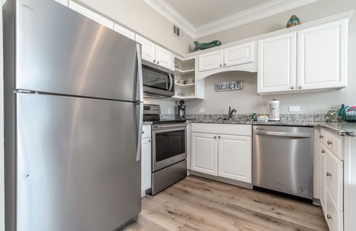Gulf Place Condo | KITCHEN UPDATED 'Gulfview' 1bd/1.5 condo, Private Beach Access & Usage