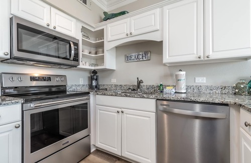 Gulf Place Condo | KITCHEN UPDATED 'Gulfview' 1bd/1.5 condo, Private Beach Access & Usage