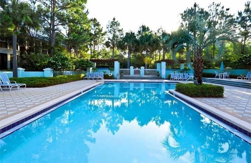 Gulf Place Condo | KITCHEN UPDATED 'Gulfview' 1bd/1.5 condo, Private Beach Access & Usage