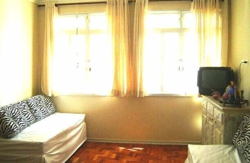 Pitangueiras Apartment | Kitchenette 70 meters from the beach Pitangueiras