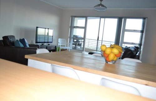 Bloubergstrand Apartment | KiteView - Spacious 2 Bedroom with iconic views