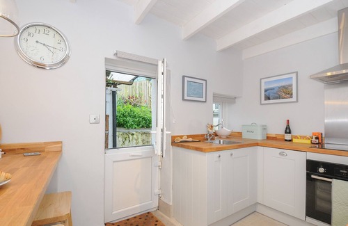 Polruan House | KITTIWAKE, pet friendly, character holiday cottage in Polruan