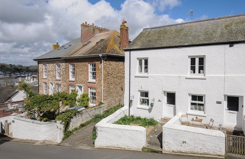 Polruan House | KITTIWAKE, pet friendly, character holiday cottage in Polruan