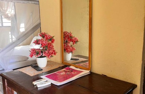 Galu Beach Bed & Breakfast | KIVULI VILLAS