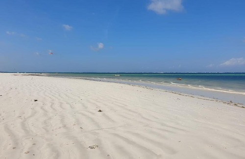 Galu Beach Bed & Breakfast | KIVULI VILLAS