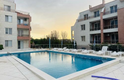 Byala Apartment | Kiwi Gardens