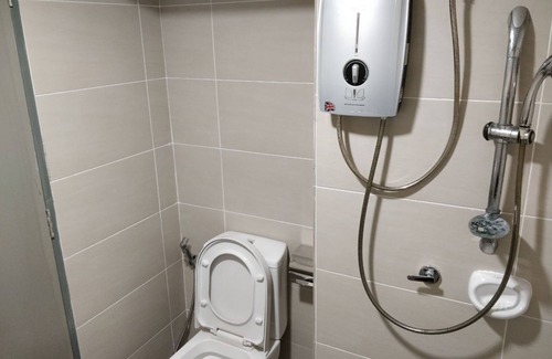 Petaling Jaya Apartment | KJ Group Space (Air Conditioned, Connects to Airport, Fast WiFi, Near Amenities)