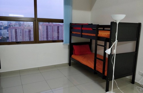 Petaling Jaya Apartment | KJ Group Space (Air Conditioned, Connects to Airport, Fast WiFi, Near Amenities)