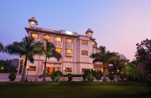 Amer Hotel | KK Royal Hotel & Convention Centre