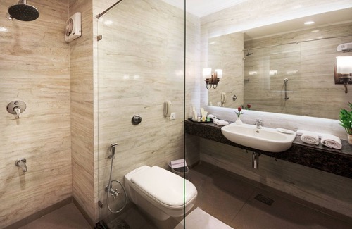 Amer Hotel | KK Royal Hotel & Convention Centre