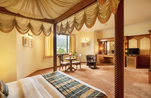 Amer Hotel | KK Royal Hotel & Convention Centre