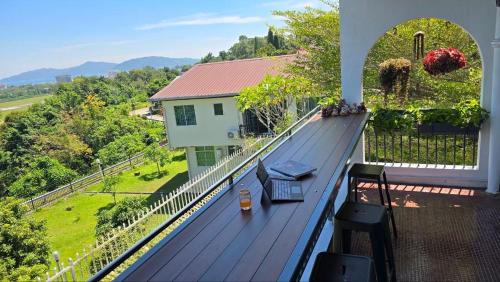 Kota Kinabalu House | KK Sunset Villa- Full Sunset Balcony, Mosquito Free, 4K TVs, 5G WIFI and more!