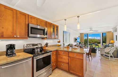 Kihei Condo | KKP 208 Remodeled 2BD Kihei Condo w AC Near Beach