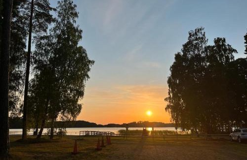 Gnesta Cabin | Klämmingsbergsbadets - STUGA GÄDDAN