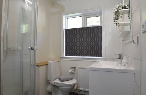 Kirkjubaejarklaustur City Center House | Klausturhof Guesthouse
