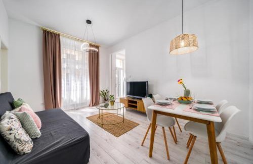 Erzsebetvaros Apartment | Klauzál Home by STN