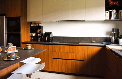 Merignac Villa | Klein House - 8 travellers with swimming pool and lush garden - Ideal for families!
