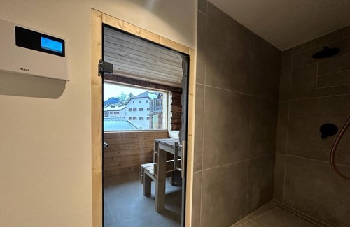 Sent Apartment | Kleines Zimmer mit Duschbad im Nebenhaus