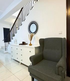 Sepang House | KLIA Sepang Charming 4-Bedroom Blissful Double-Storey Homestay