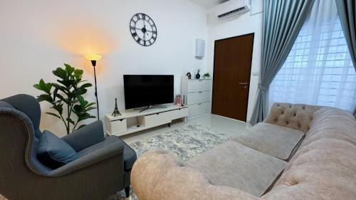 Sepang House | KLIA Sepang Charming 4-Bedroom Blissful Double-Storey Homestay