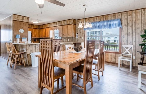 Gulf Shores House | Klitzke House - Beach~ Food~ & True Southern Hospitality! Discover why Gulf Shor