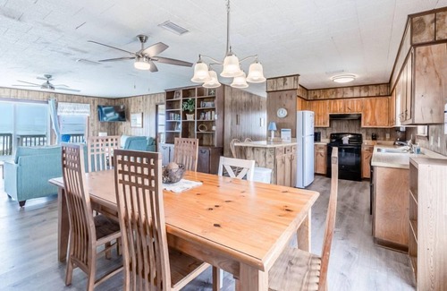 Gulf Shores House | Klitzke House - Beach~ Food~ & True Southern Hospitality! Discover why Gulf Shor