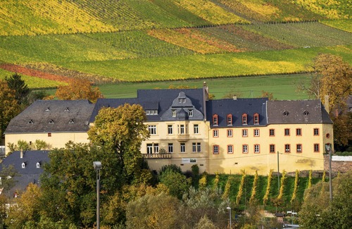 Maring-Noviand Apartment | Klosterhof Siebenborn - Wohnen Sie auf Einem Historischen Weingut