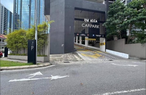 Brickfields Apartment | KLSentral-Bangsar-MidValley-2-10pax-Netflix-Balcony-Super Fast Internet