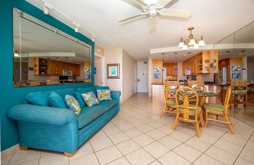Kihei Condo | KM 114 2BD Oceanfront Condo w Ocean Views AC Pool