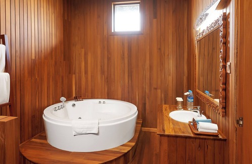 Nga Phe Chaung Hotel | KMA Inle Hotel