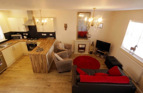 Conwy Cottage | Knight Rest Cottage Conwy - 5 Star Reviews Boutique Cottage (parking & wifi)