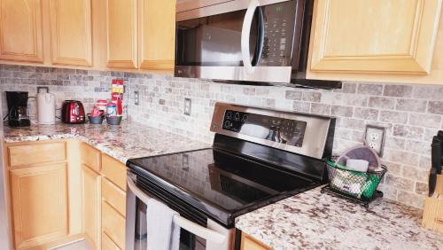 Oakdale House | Knight's Vacation Property - Charlotte, NC