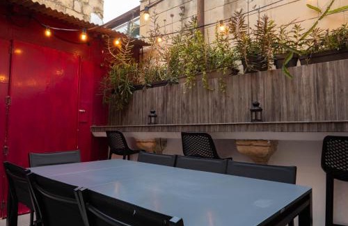 Valletta Villa | Knights 1500s Palazzino in Valletta - Seaview Rooftop Jacuzzi lounge