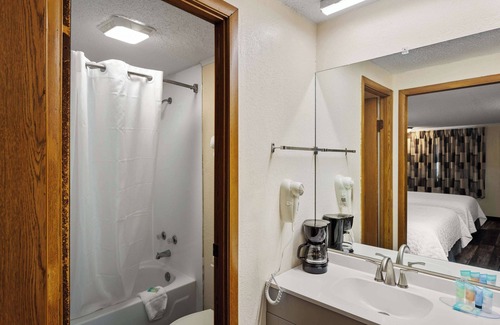 Summit Hotel | Knights Inn Ashland
