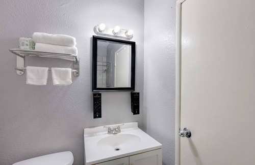 Big Spring Hotel | Knights Inn Big Spring