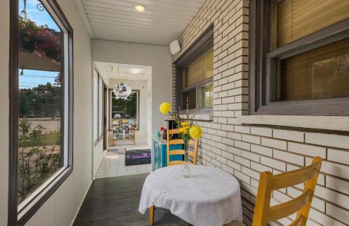 Aldershot Hotel | Knights Inn Burlington