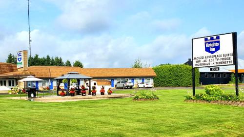 Laurentian Valley Hotel | Knights Inn Colonial Fireside Inn