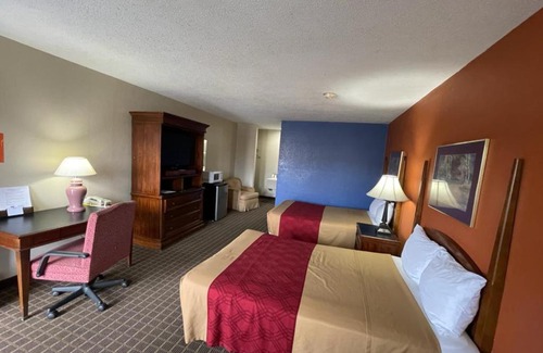 Emporia Hotel | Knights Inn & Suites Emporia