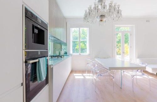 Knightsbridge and Belgravia Apartment | Knightsbridge 1BD Flat with Private Balcony