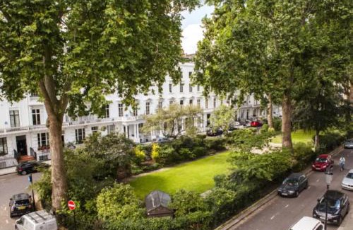 Brompton & Hans Town Apartment | KNIGHTSBRIDGE early AM check-in often possible -Next2 HARRODS 3 BEDROOMS-2Baths